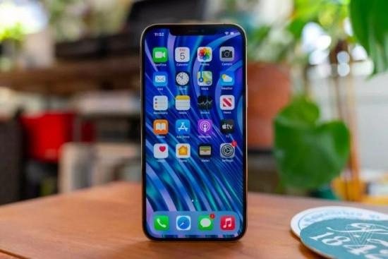 iPhone 12 Pro Max bị tối màn hình, thủ phạm nằm ở đâu?