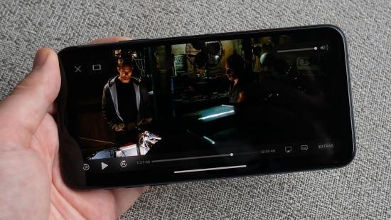 Loa iPhone 11 Pro Max bị nhỏ: Cách khắc phục được bật mí