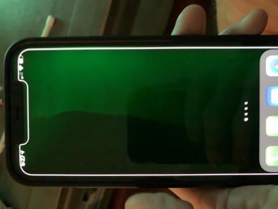iPhone 11 Pro bị lỗi màn hình xanh, giải pháp nào dành cho bạn?