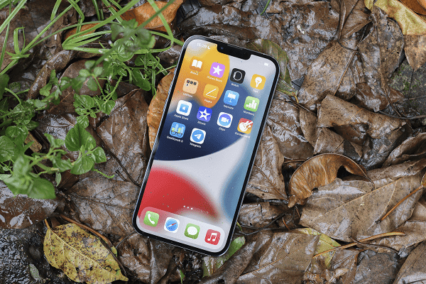 iPhone 13 hết pin sạc không lên do đâu, khắc phục thế nào