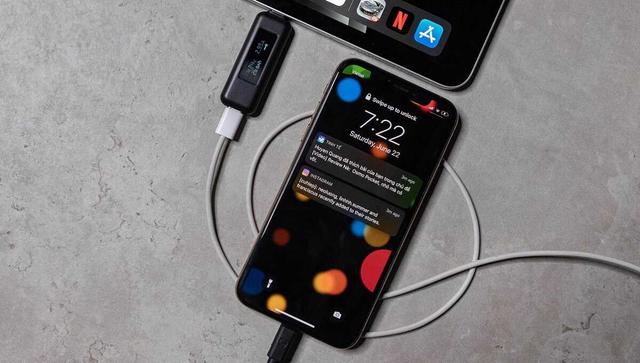 [HỎI ĐÁP] Sạc pin iPhone 11 qua đêm có sao không?