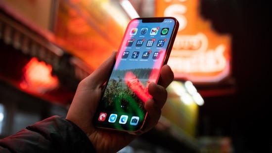 iPhone 12 Pro Max bị chớp màn hình, đâu là cách khắc phục?