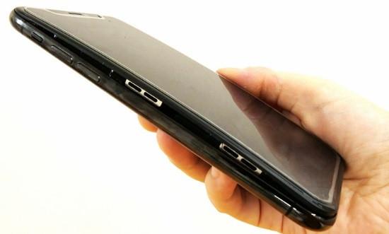 Cách xử lý khi iPhone Xs Max bị hở màn hình