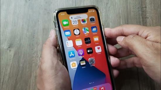 iPhone 11 bị liệt cảm ứng, nên làm gì tiếp theo?