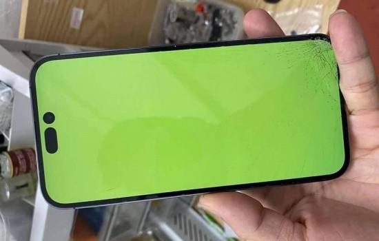 iPhone 14 Pro Max bị xanh màn hình và cách khắc phục triệt để