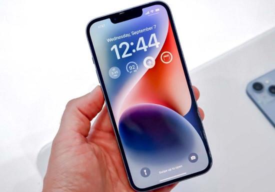 Giải đáp: Thay màn hình iPhone 14 Plus có ảnh hưởng gì không?