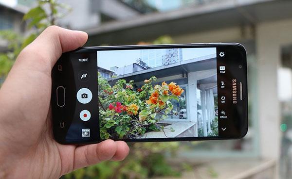 Cách xử lý nhanh khi Samsung J7 Prime lỗi camera sau