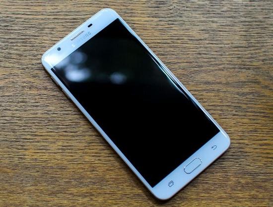 Khắc phục Samsung J7 Prime bị đen màn hình với thủ thuật đơn giản
