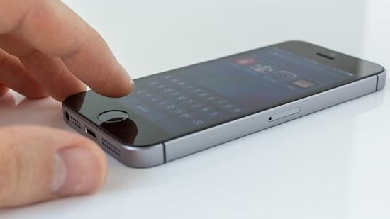 Hiện tượng iPhone SE nhanh hết pin và cách khắc phục