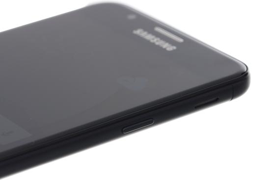 Samsung J7 Prime sạc pin không vào, phải xử lý ra sao?