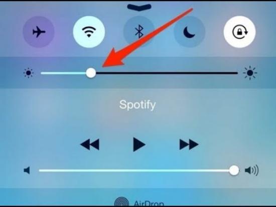 Chỉnh độ sáng màn hình iPhone 8 Plus với thao tác cực đơn giản
