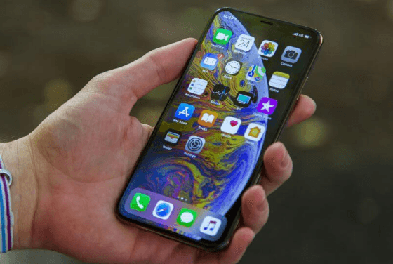 Làm gì khi iPhone Xs Max bị tắt nguồn bật không lên?