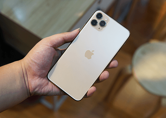 Camera iPhone 11 Pro Max bị mờ do đâu, khắc phục thế nào?