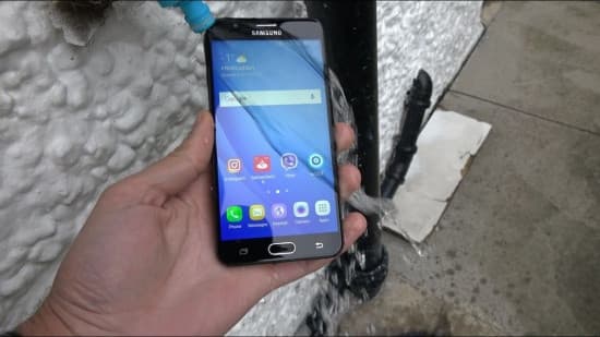 J7 Prime báo nhiệt độ pin quá cao, bạn phải làm thế nào?