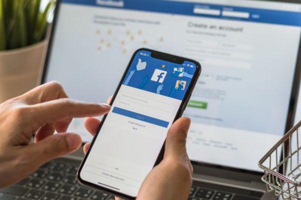 Facebook bị chuyển sang tiếng Anh và cách khắc phục hiệu quả