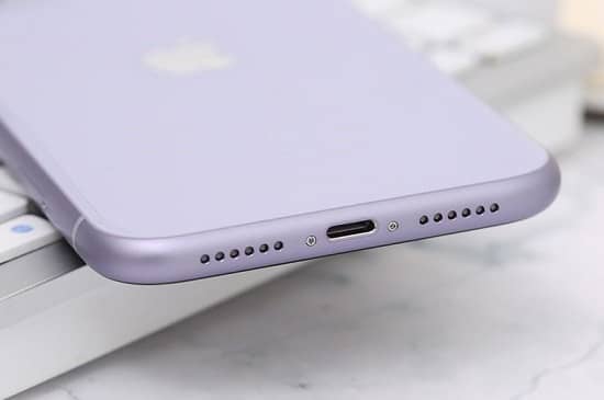 Thay chân sạc iPhone 11 giá tốt uy tín Thay chân sạc iPhone 11 giá tốt uy tín