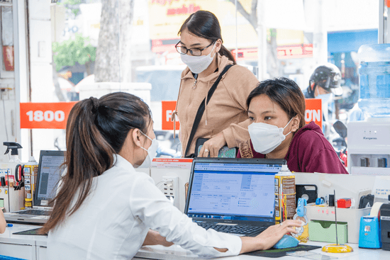 Khách hàng được tư vấn chu đáo Khách hàng được tư vấn chu đáo