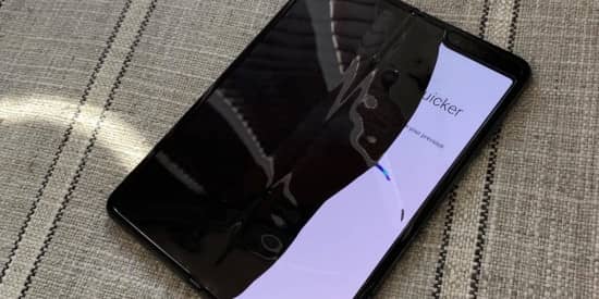 Màn hình Samsung Z Fold 1 bị hư Màn hình Samsung Z Fold 1 bị hư