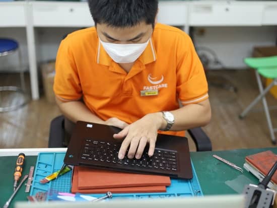 Kỹ thuật viên laptop lành nghề Kỹ thuật viên laptop lành nghề