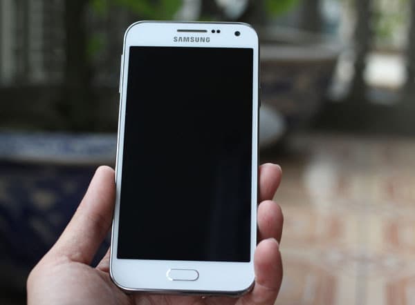 Mẹo hay khắc phục Samsung J7 bị sập nguồn