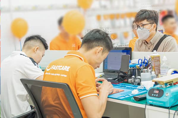 FASTCARE là nơi thay mặt kính Oppo chuyên nghiệp FASTCARE là nơi thay mặt kính Oppo chuyên nghiệp