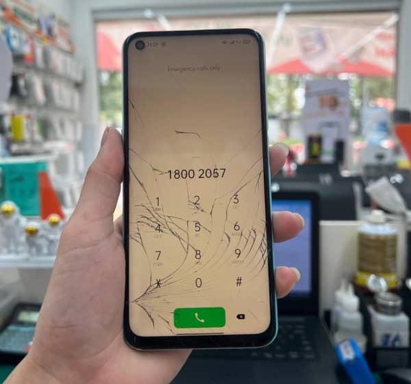 Thay mặt kính Oppo được áp dụng khi nào, trường hợp 2 Thay mặt kính Oppo được áp dụng khi nào, trường hợp 2