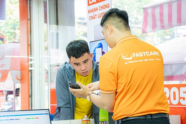 FASTCARE hỗ trợ khách hàng chu đáo và tận tâm FASTCARE hỗ trợ khách hàng chu đáo và tận tâm