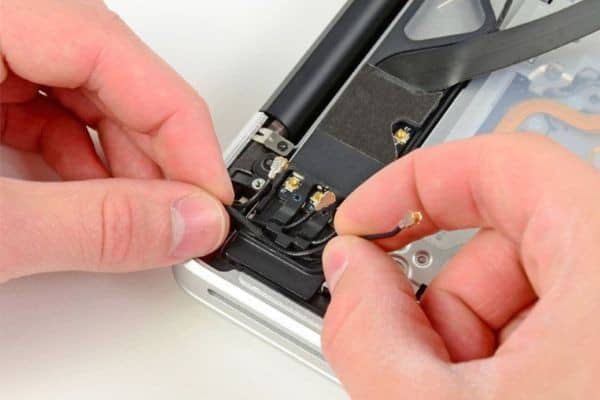 Màn hình MacBook bị ám hồng Màn hình MacBook bị ám hồng