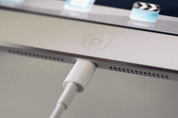 Khi nào nên thay chân sạc iPad Air 4 Khi nào nên thay chân sạc iPad Air 4