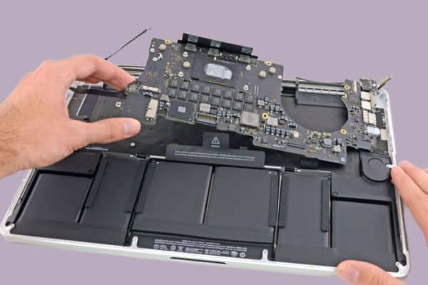 Màn hình MacBook bị ám hồng Màn hình MacBook bị ám hồng