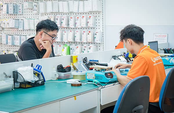 Thay vỏ Xiaomi Redmi K60E ở FASTCARE có đảm bảo chất lượng không Thay vỏ Xiaomi Redmi K60E ở FASTCARE có đảm bảo chất lượng không