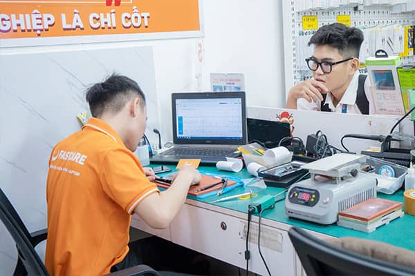 Thay mặt kính Xiaomi Redmi 7A minh bạch Thay mặt kính Xiaomi Redmi 7A minh bạch