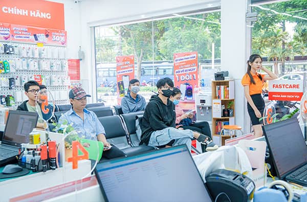 Địa chỉ thay chân sạc iPhone 16 Pro uy tín FASTCARE Địa chỉ thay chân sạc iPhone 16 Pro uy tín FASTCARE