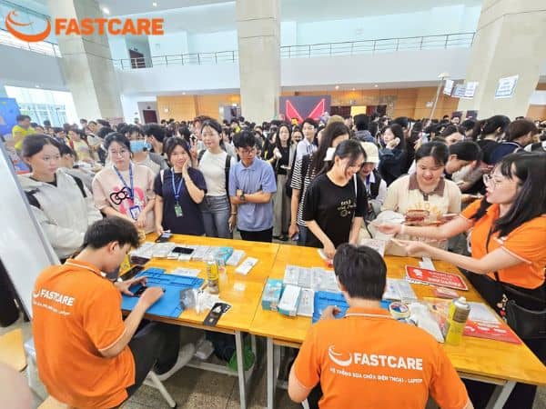 schooltour-fastcare-dai-hoc-tai-chinh-marketing-ufm-2.jpg
