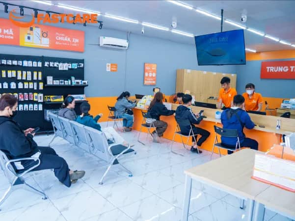 Quy trình thay màn hình iPhone 16 Pro loại UTECK Pro+ tại FASTCARE Quy trình thay màn hình iPhone 16 Pro loại UTECK Pro+ tại FASTCARE