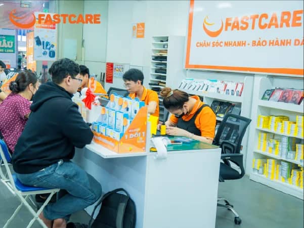 Quy trình thay màn hình iPhone 16 Pro Max JK Soft Oled tại FASTCARE Quy trình thay màn hình iPhone 16 Pro Max JK Soft Oled tại FASTCARE